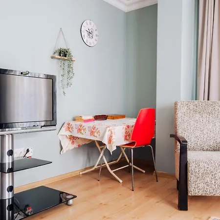 Modern Flat 7 Min To Metropol Mall 아파트