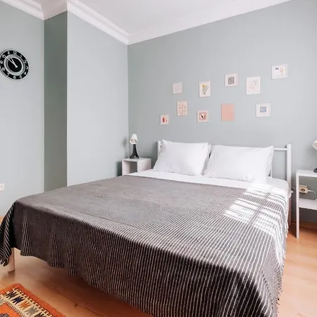 Modern Flat 7 Min To Metropol Mall